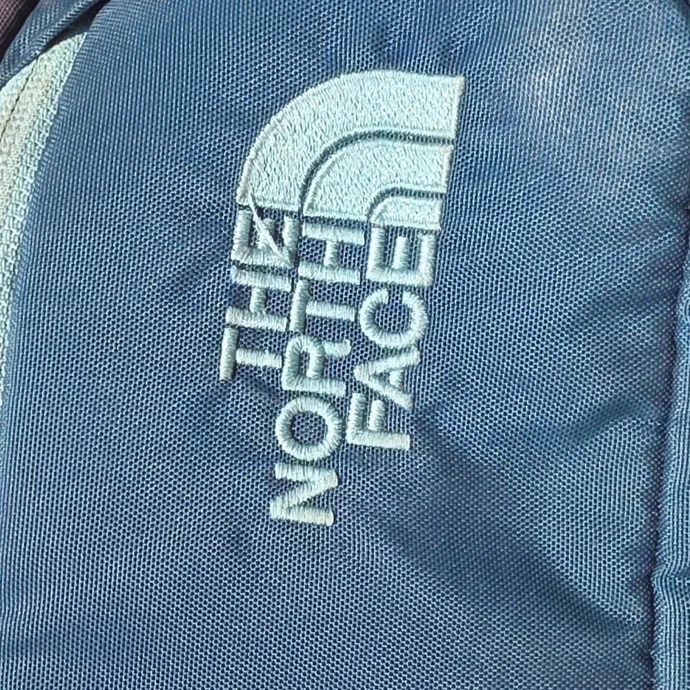 The North Face Recon Backpack Gray Teal FlexVent Laptop Hiking Daypack